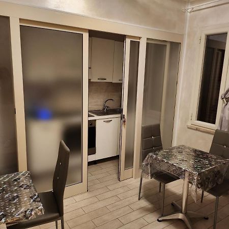 Rosilienza Suites Private Spa, Patio Garden Free Trasfer To & From Airport 菲乌米奇诺 外观 照片