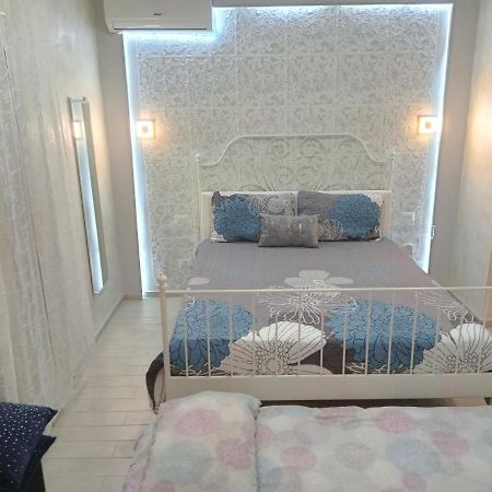 Rosilienza Suites Private Spa, Patio Garden Free Trasfer To & From Airport 菲乌米奇诺 外观 照片