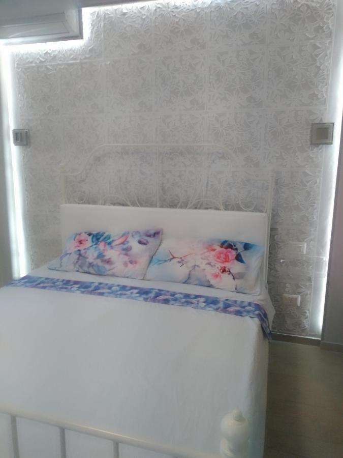 Rosilienza Suites Private Spa, Patio Garden Free Trasfer To & From Airport 菲乌米奇诺 外观 照片