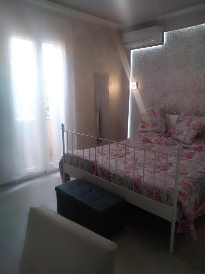 Rosilienza Suites Private Spa, Patio Garden Free Trasfer To & From Airport 菲乌米奇诺 外观 照片