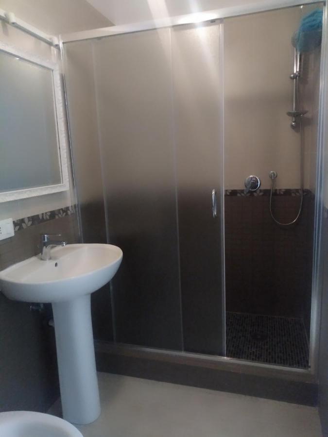 Rosilienza Suites Private Spa, Patio Garden Free Trasfer To & From Airport 菲乌米奇诺 外观 照片