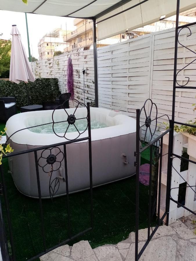 Rosilienza Suites Private Spa, Patio Garden Free Trasfer To & From Airport 菲乌米奇诺 外观 照片