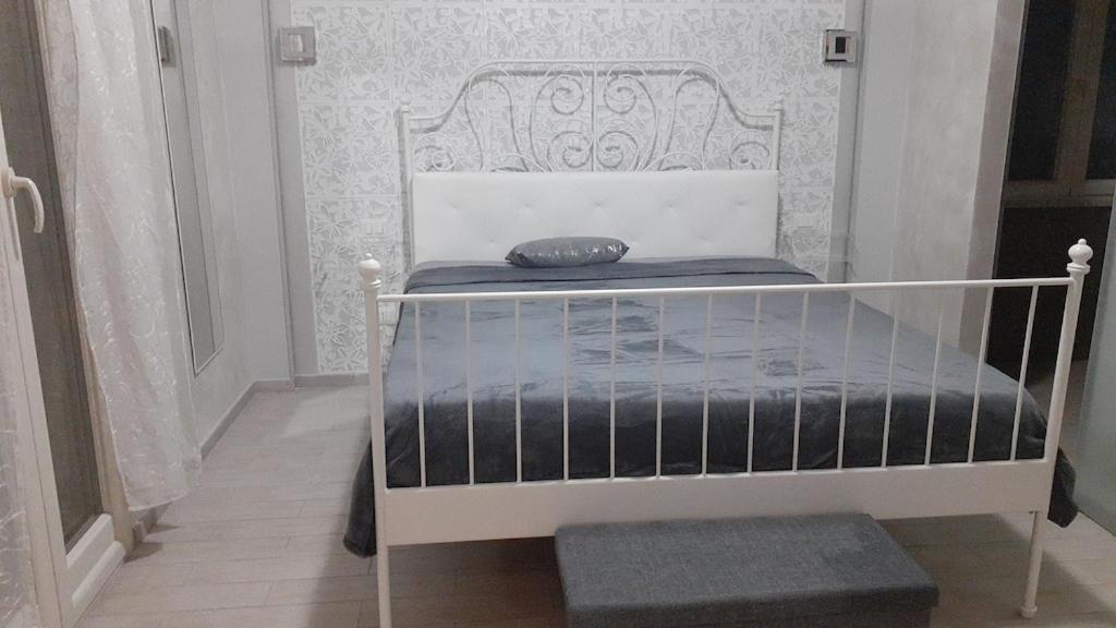 Rosilienza Suites Private Spa, Patio Garden Free Trasfer To & From Airport 菲乌米奇诺 外观 照片