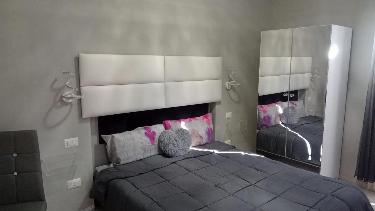 Rosilienza Suites Private Spa, Patio Garden Free Trasfer To & From Airport 菲乌米奇诺 外观 照片