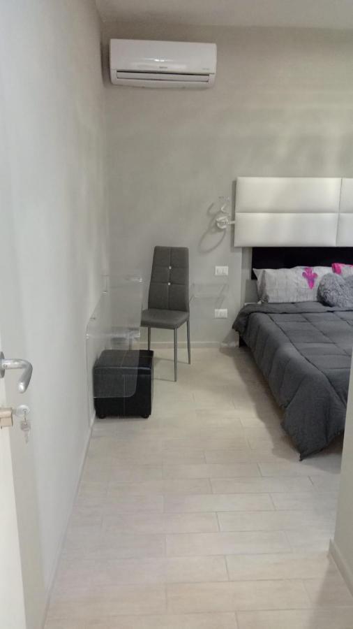 Rosilienza Suites Private Spa, Patio Garden Free Trasfer To & From Airport 菲乌米奇诺 外观 照片