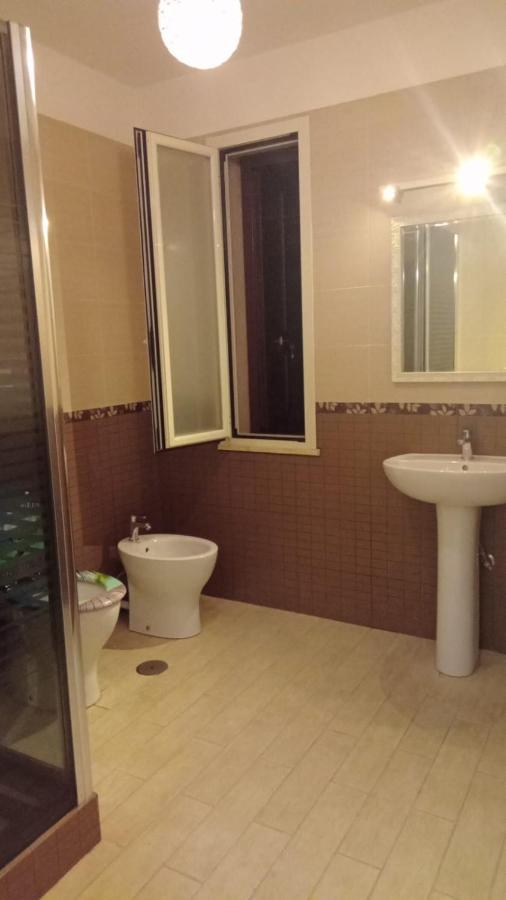 Rosilienza Suites Private Spa, Patio Garden Free Trasfer To & From Airport 菲乌米奇诺 外观 照片