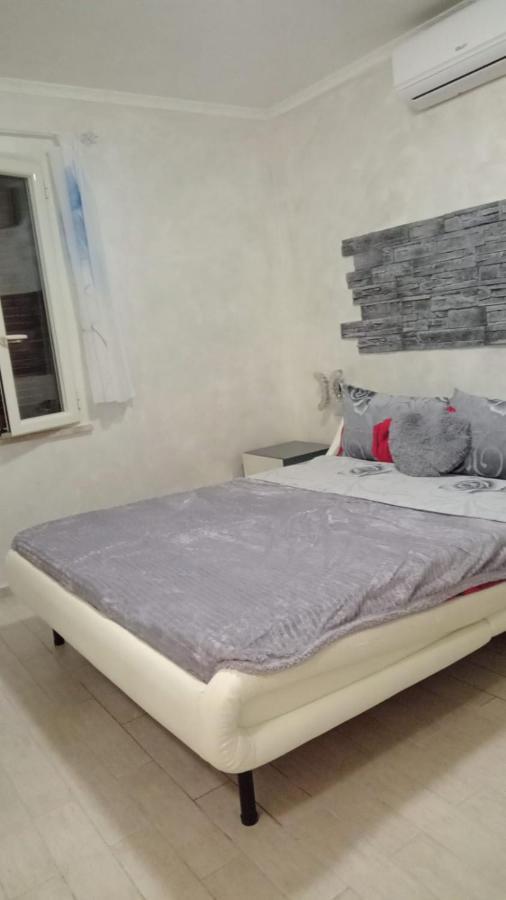 Rosilienza Suites Private Spa, Patio Garden Free Trasfer To & From Airport 菲乌米奇诺 外观 照片