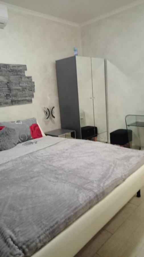 Rosilienza Suites Private Spa, Patio Garden Free Trasfer To & From Airport 菲乌米奇诺 外观 照片