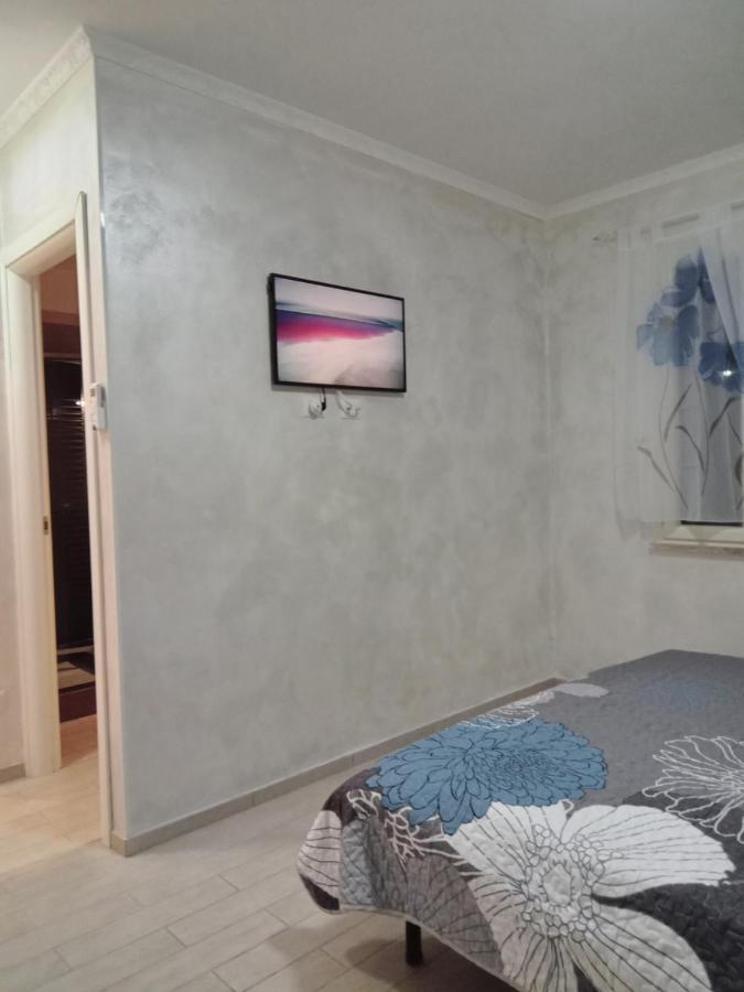 Rosilienza Suites Private Spa, Patio Garden Free Trasfer To & From Airport 菲乌米奇诺 外观 照片