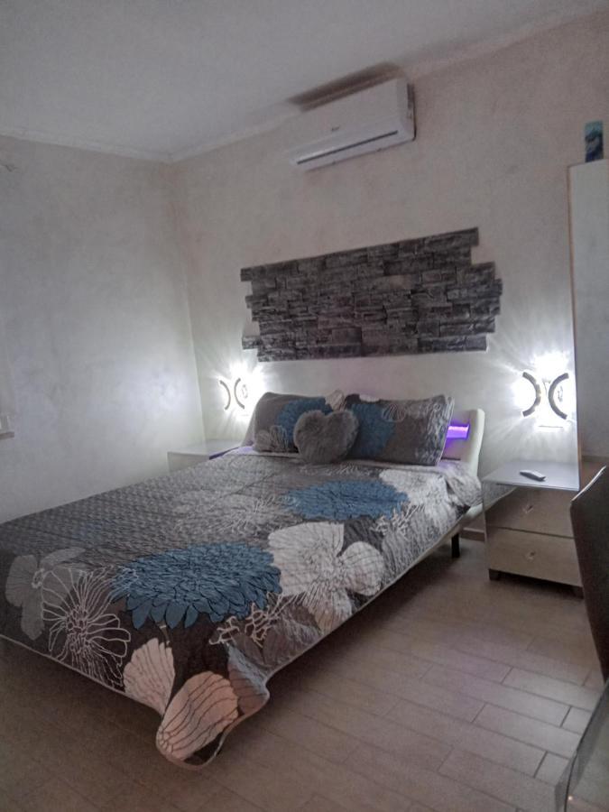Rosilienza Suites Private Spa, Patio Garden Free Trasfer To & From Airport 菲乌米奇诺 外观 照片