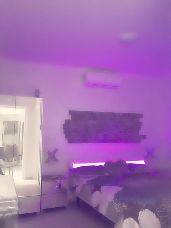 Rosilienza Suites Private Spa, Patio Garden Free Trasfer To & From Airport 菲乌米奇诺 外观 照片