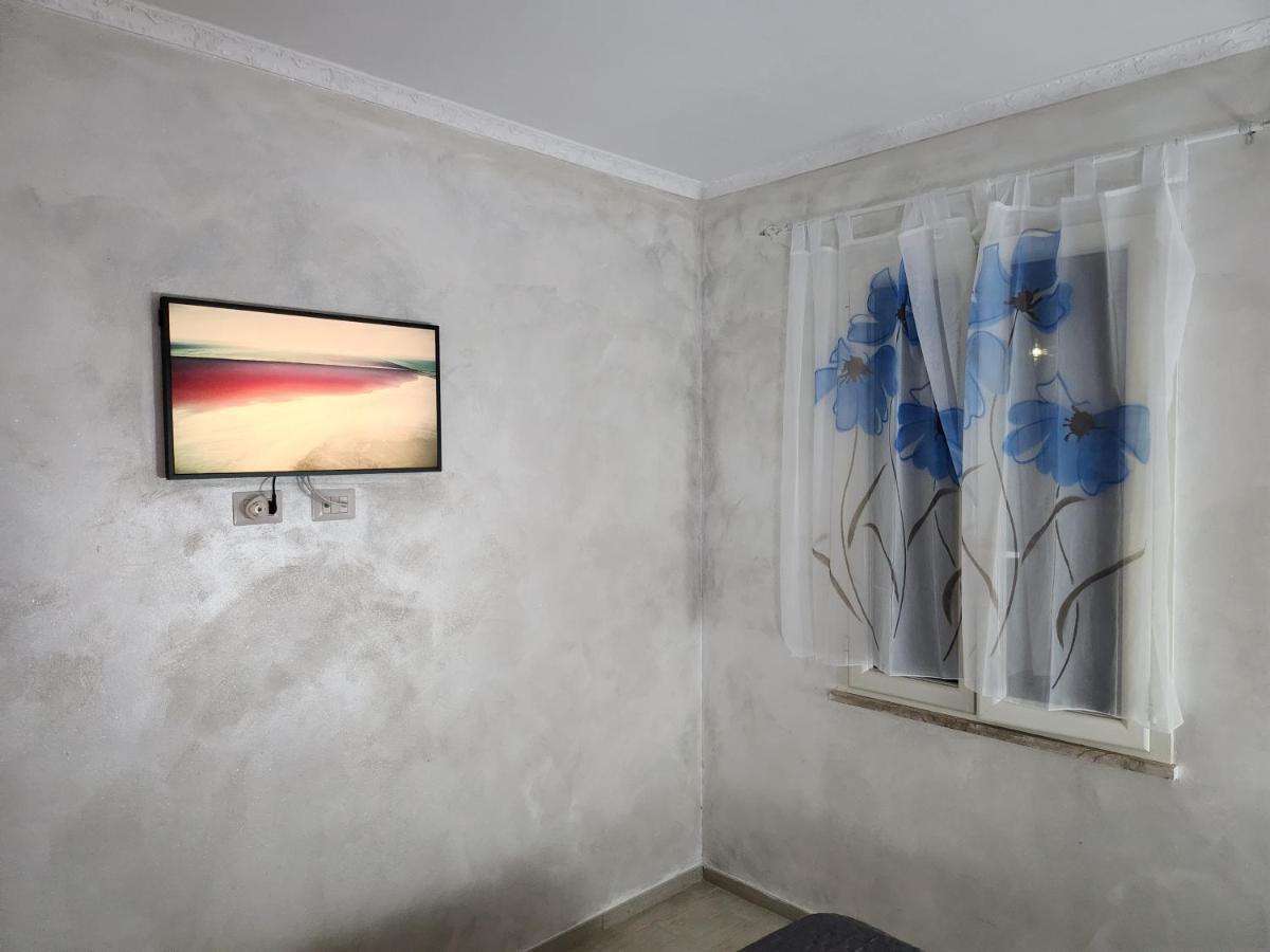 Rosilienza Suites Private Spa, Patio Garden Free Trasfer To & From Airport 菲乌米奇诺 外观 照片