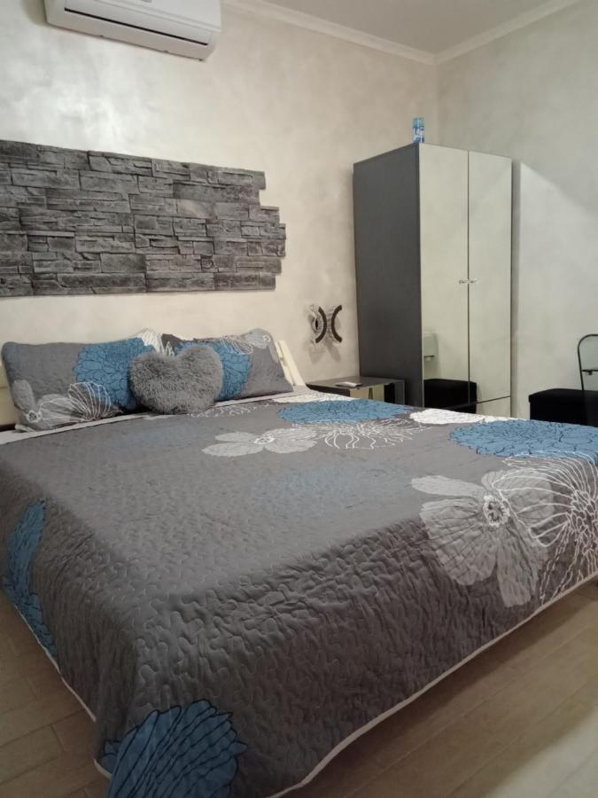 Rosilienza Suites Private Spa, Patio Garden Free Trasfer To & From Airport 菲乌米奇诺 外观 照片