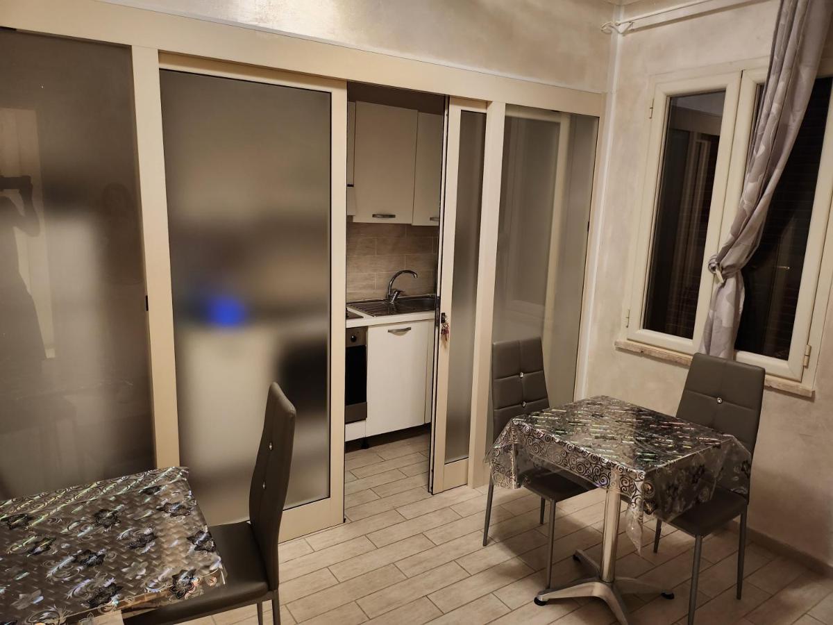 Rosilienza Suites Private Spa, Patio Garden Free Trasfer To & From Airport 菲乌米奇诺 外观 照片