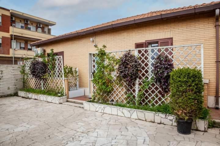 Rosilienza Suites Private Spa, Patio Garden Free Trasfer To & From Airport 菲乌米奇诺 外观 照片